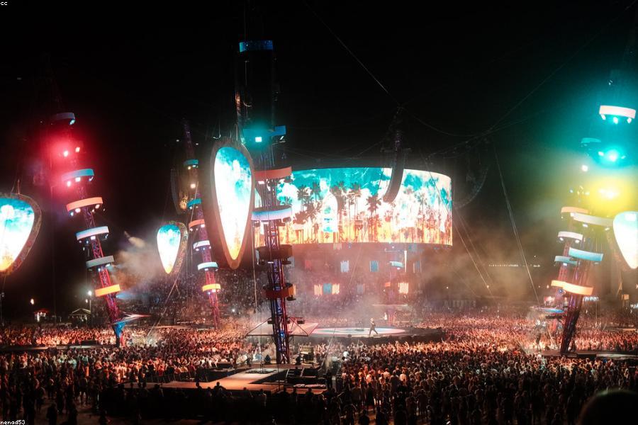 Illuminazione scenica LED per evento aziendale